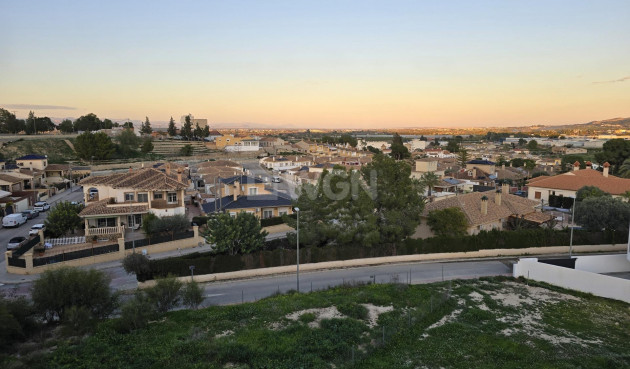 Nowy budynek - Kamienica - Bigastro - pueblo