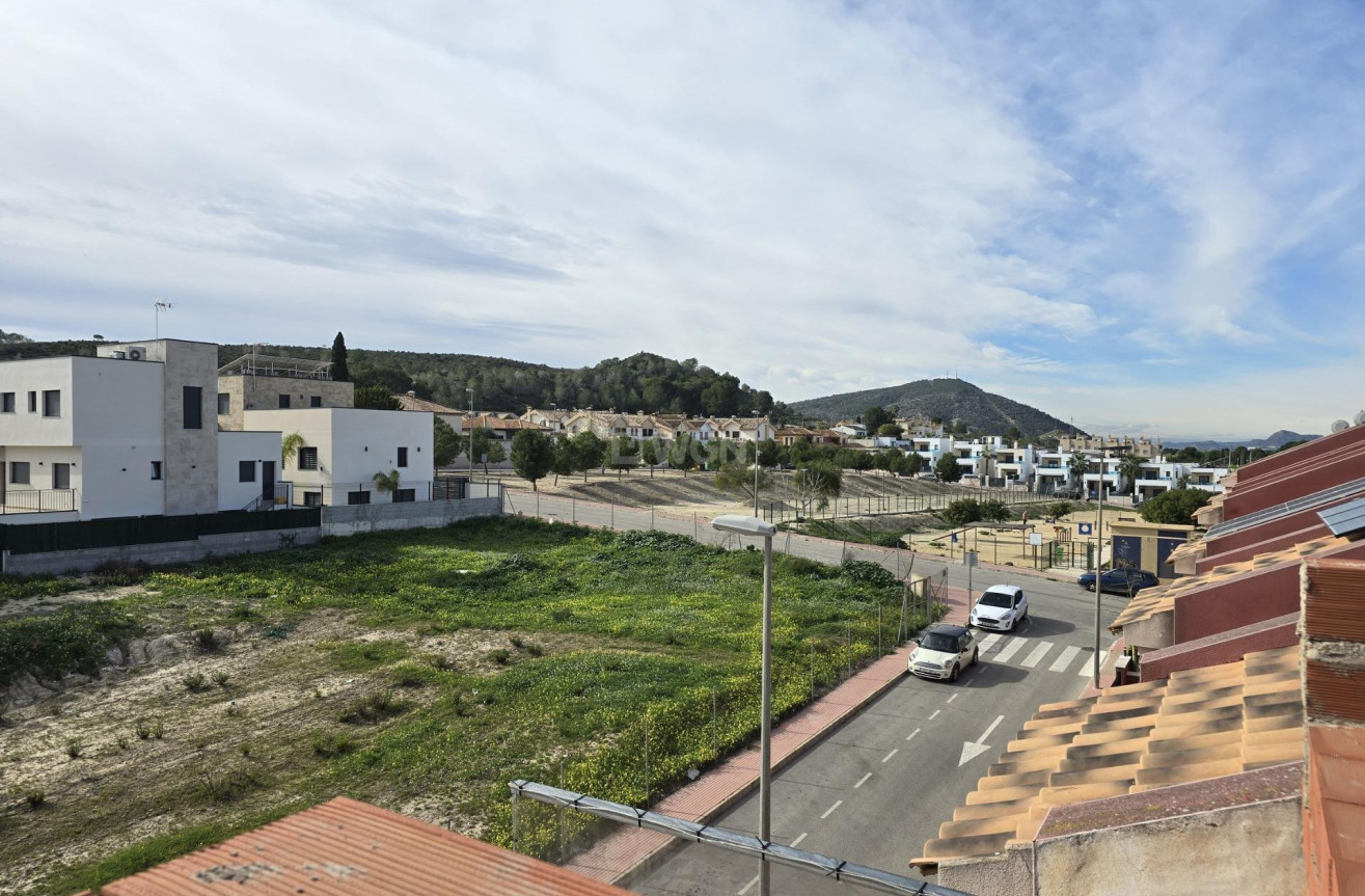 Nowy budynek - Kamienica - Bigastro - pueblo