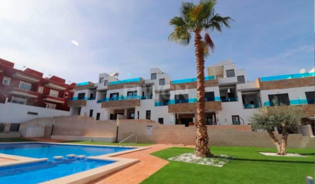 Nowy budynek - Kamienica - Bigastro - pueblo