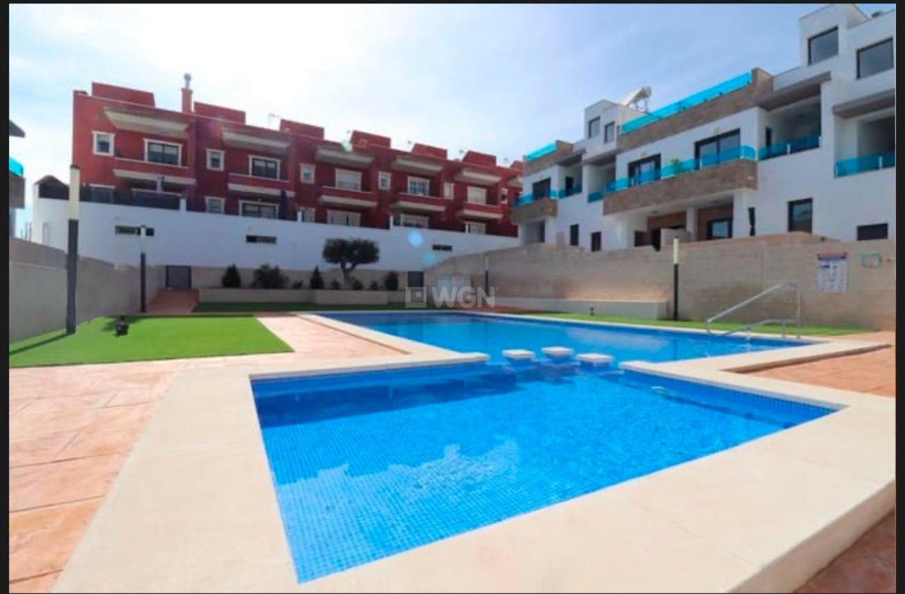 Nowy budynek - Kamienica - Bigastro - pueblo