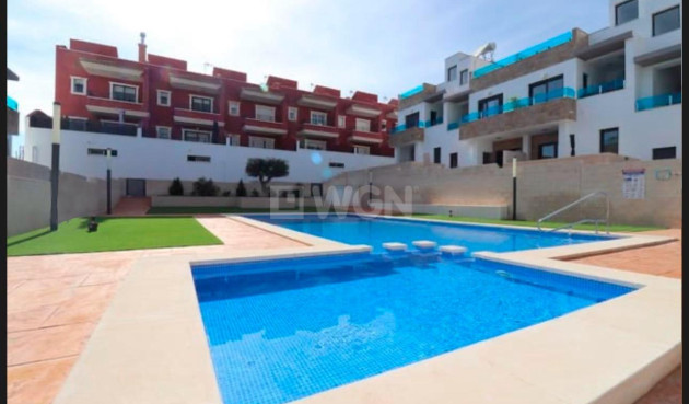 Nowy budynek - Kamienica - Bigastro - pueblo