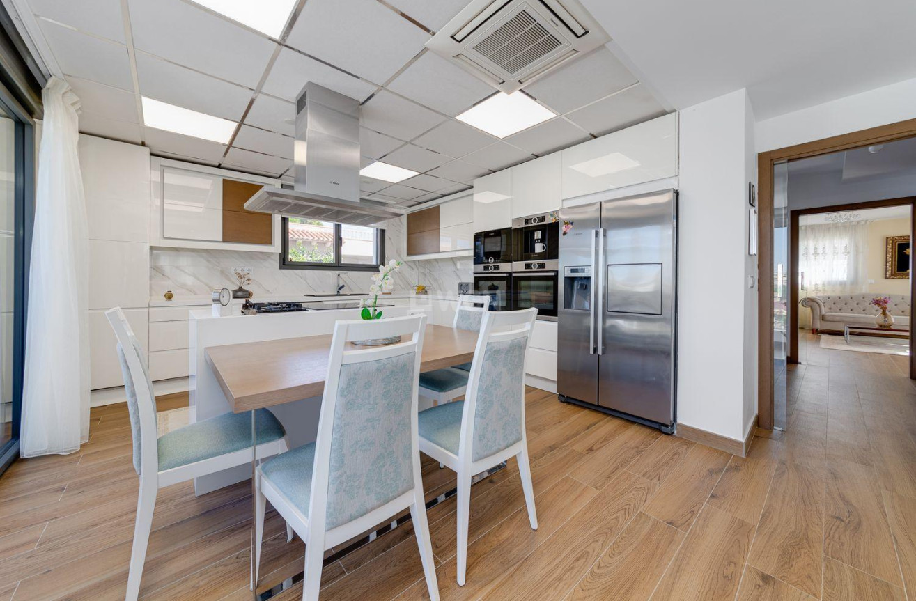 Odsprzedaż - Villa - Torrevieja - Costa Blanca