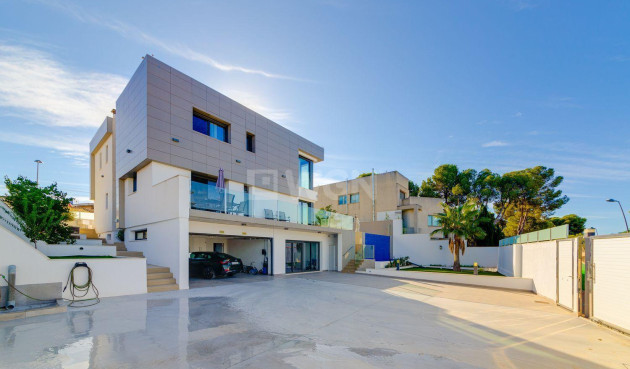 Odsprzedaż - Villa - Torrevieja - Costa Blanca