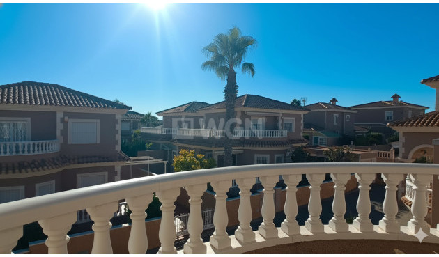 Odsprzedaż - Villa - Los Balcones - Costa Blanca