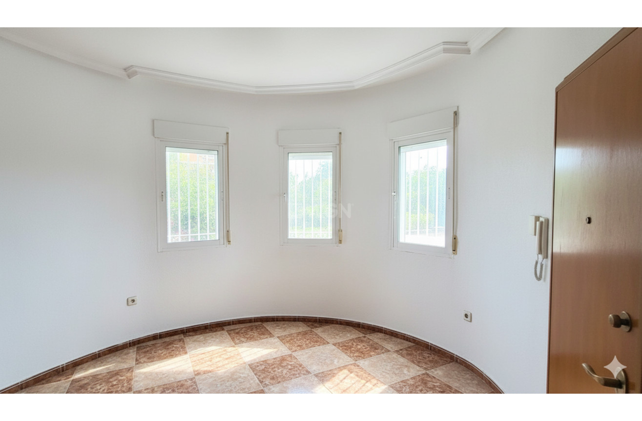 Odsprzedaż - Villa - Los Balcones - Costa Blanca