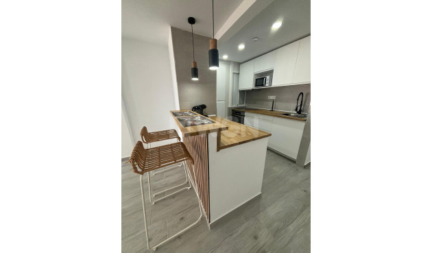 Odsprzedaż - Mieszkanie w bloku - Torrevieja - Costa Blanca