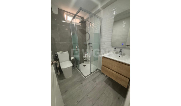 Odsprzedaż - Mieszkanie w bloku - Torrevieja - Costa Blanca