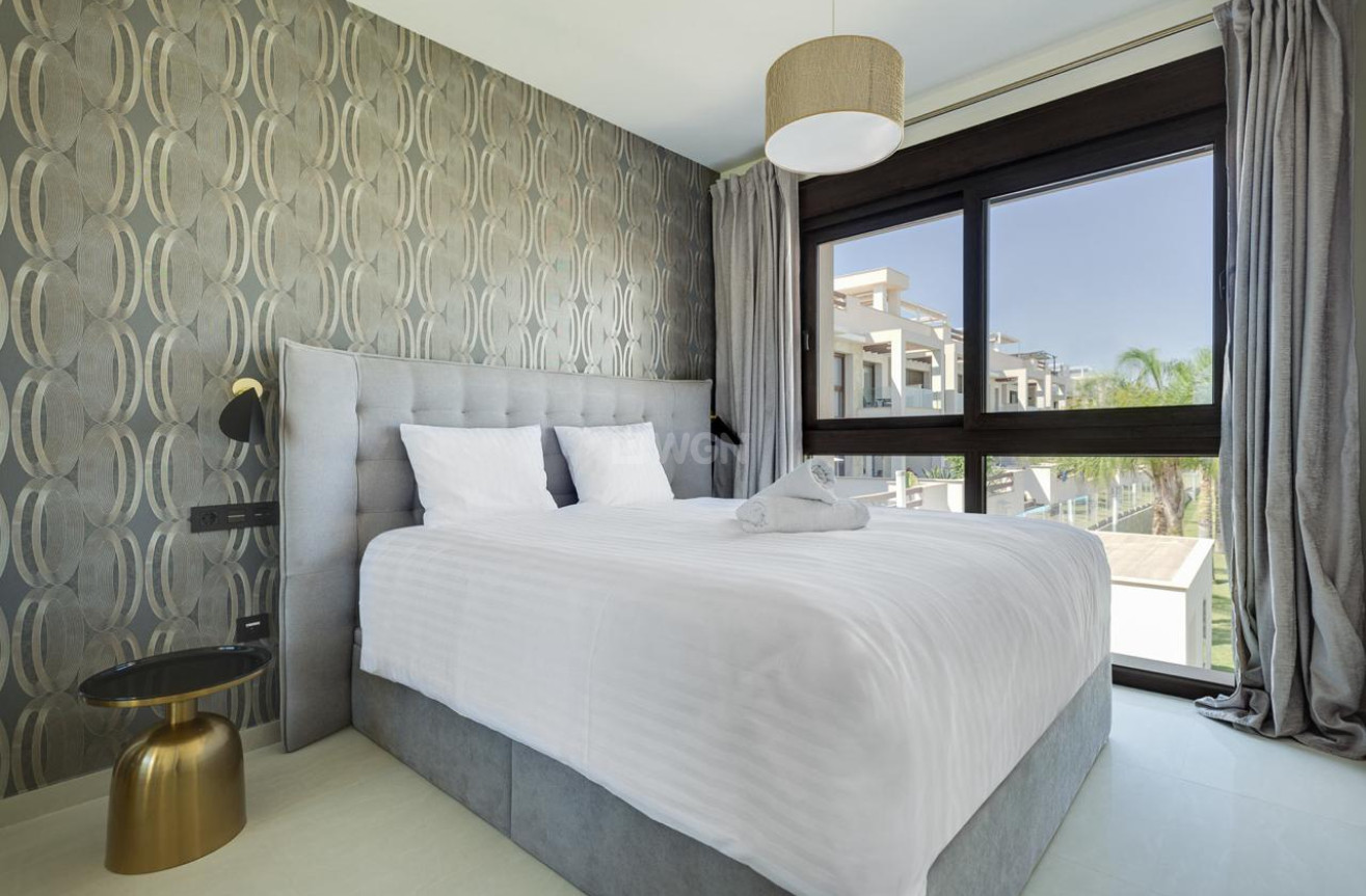 Odsprzedaż - Mieszkanie w bloku - Los Balcones - Costa Blanca