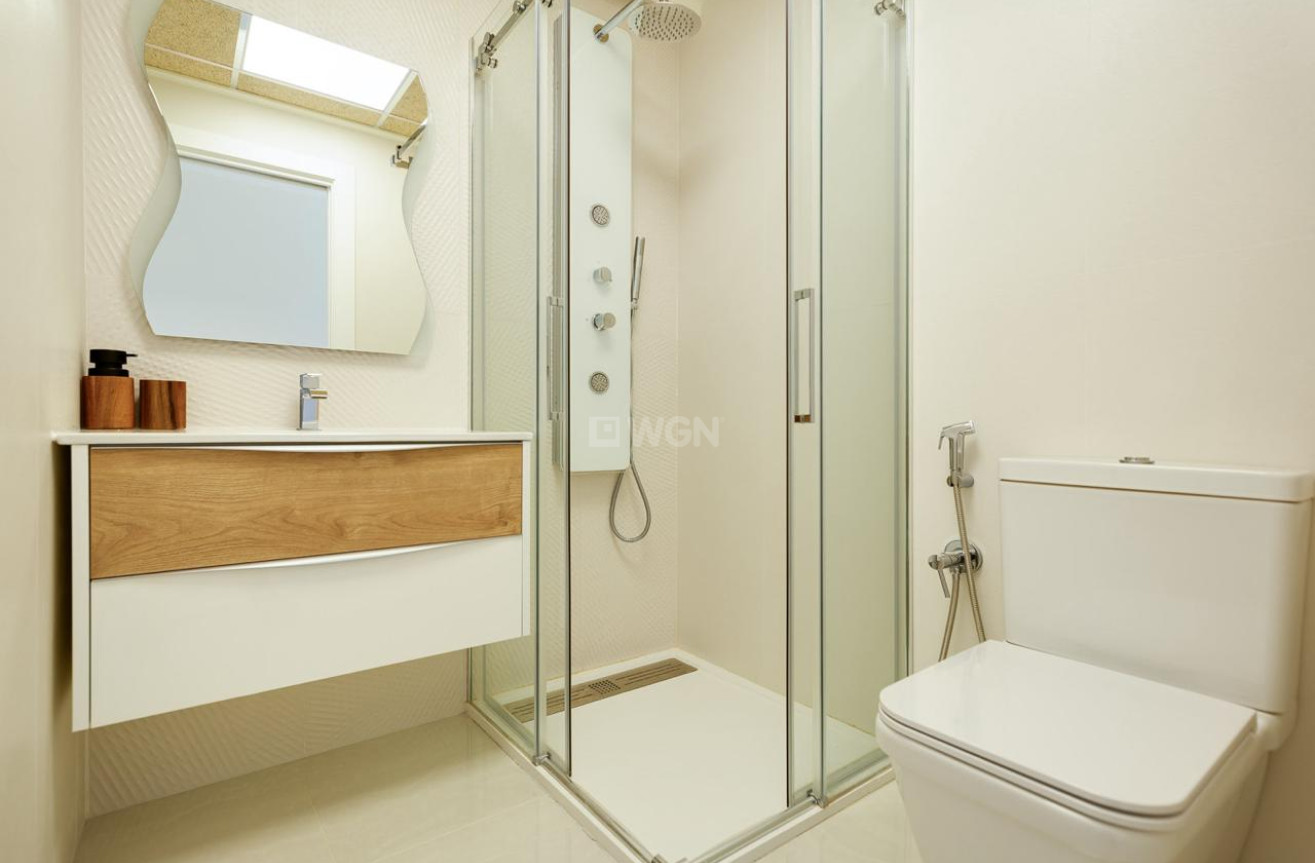 Odsprzedaż - Mieszkanie w bloku - Los Balcones - Costa Blanca