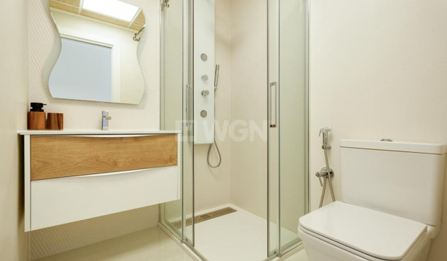 Odsprzedaż - Mieszkanie w bloku - Los Balcones - Costa Blanca