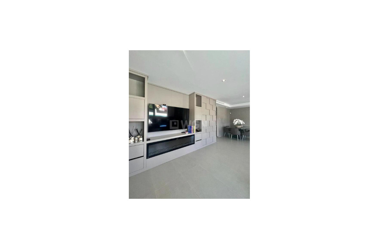 Odsprzedaż - Villa - Los Balcones - Costa Blanca