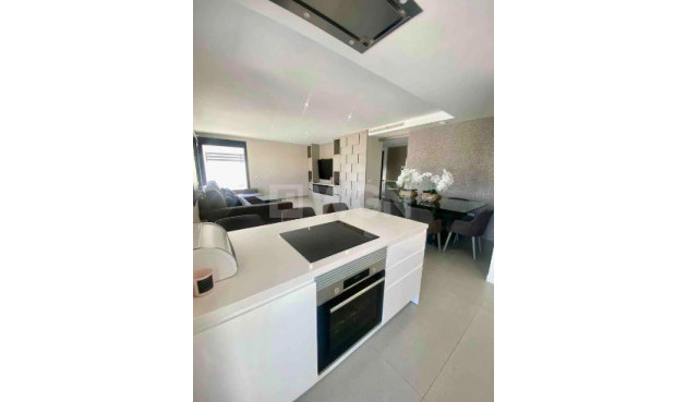 Odsprzedaż - Villa - Los Balcones - Costa Blanca