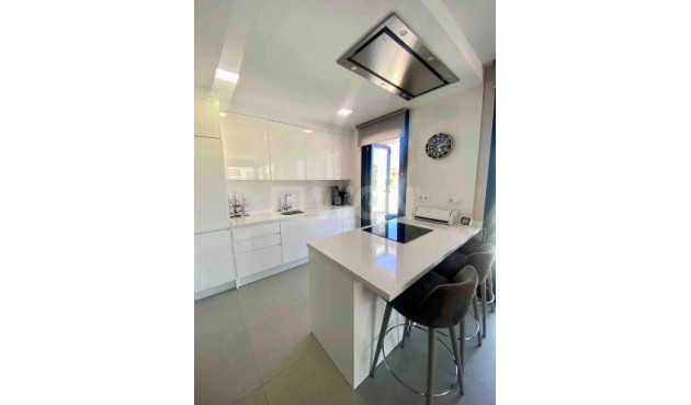 Odsprzedaż - Villa - Los Balcones - Costa Blanca