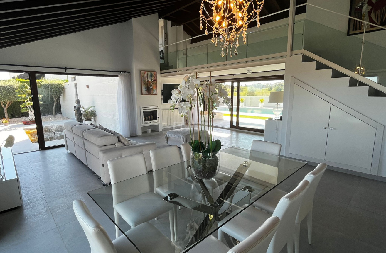 Odsprzedaż - Villa - Sucina - Inland