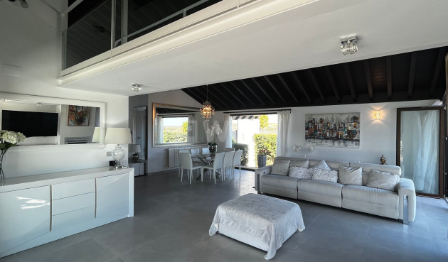 Odsprzedaż - Villa - Sucina - Inland