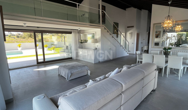 Odsprzedaż - Villa - Sucina - Inland