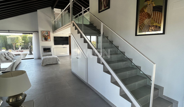 Odsprzedaż - Villa - Sucina - Inland