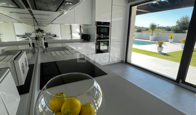 Odsprzedaż - Villa - Sucina - Inland