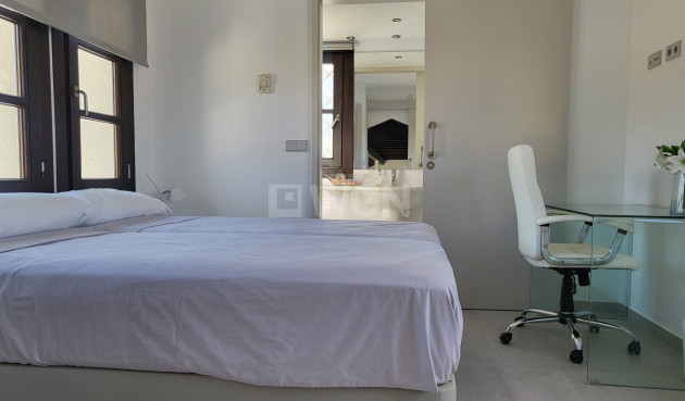 Odsprzedaż - Villa - Sucina - Inland