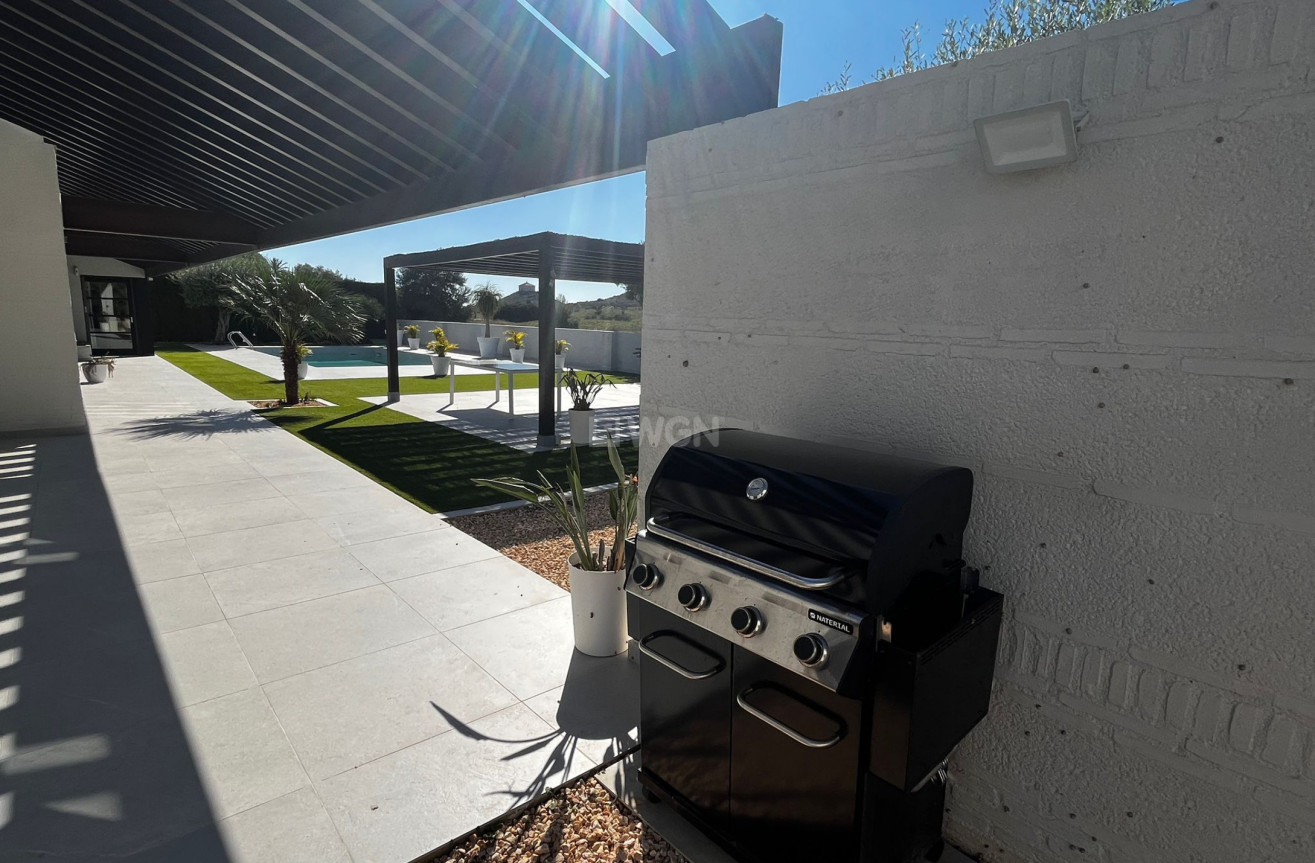 Odsprzedaż - Villa - Sucina - Inland