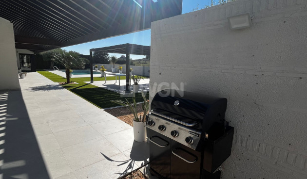 Odsprzedaż - Villa - Sucina - Inland