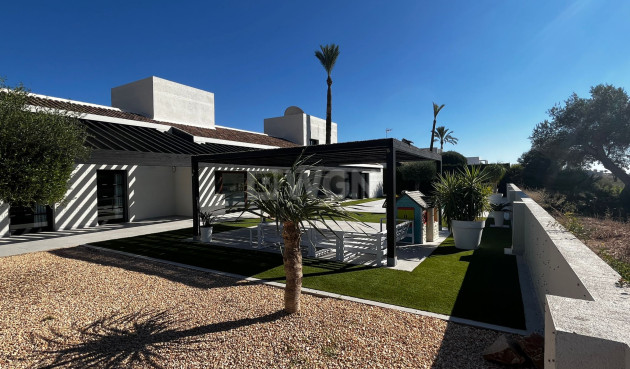 Odsprzedaż - Villa - Sucina - Inland