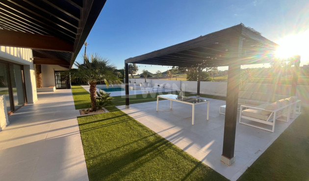 Odsprzedaż - Villa - Sucina - Inland