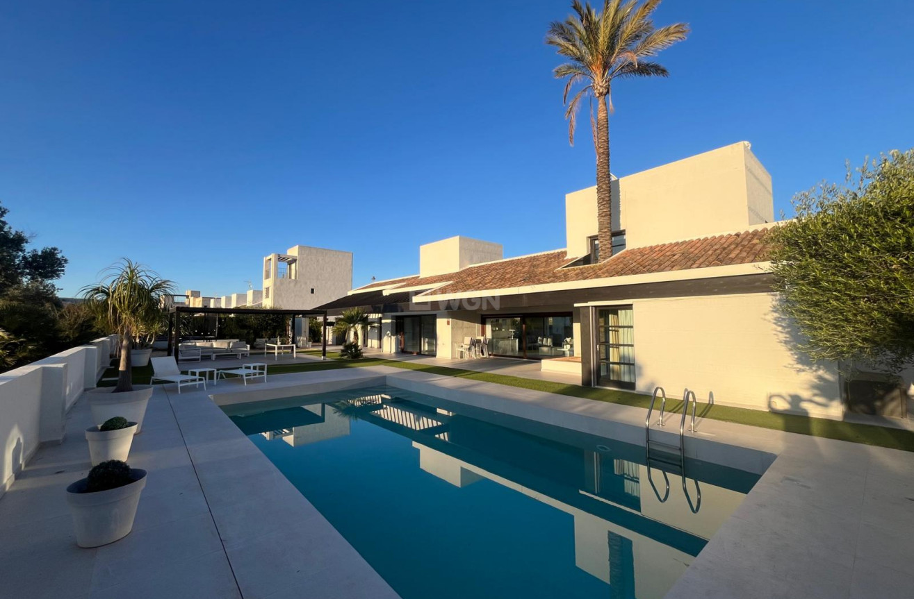 Odsprzedaż - Villa - Sucina - Inland