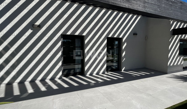 Odsprzedaż - Villa - Sucina - Inland