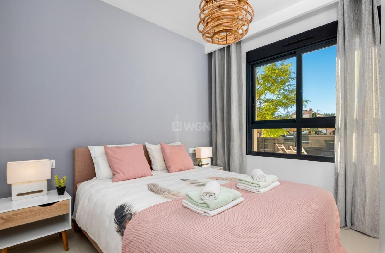 Odsprzedaż - Mieszkanie w bloku - Pilar de la Horadada - Pueblo Latino