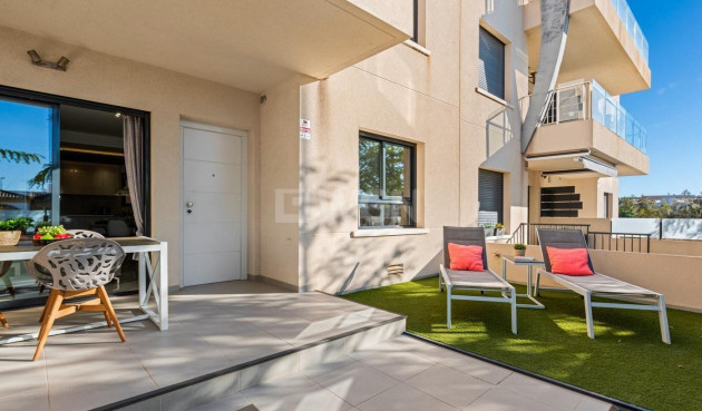 Odsprzedaż - Mieszkanie w bloku - Pilar de la Horadada - Pueblo Latino