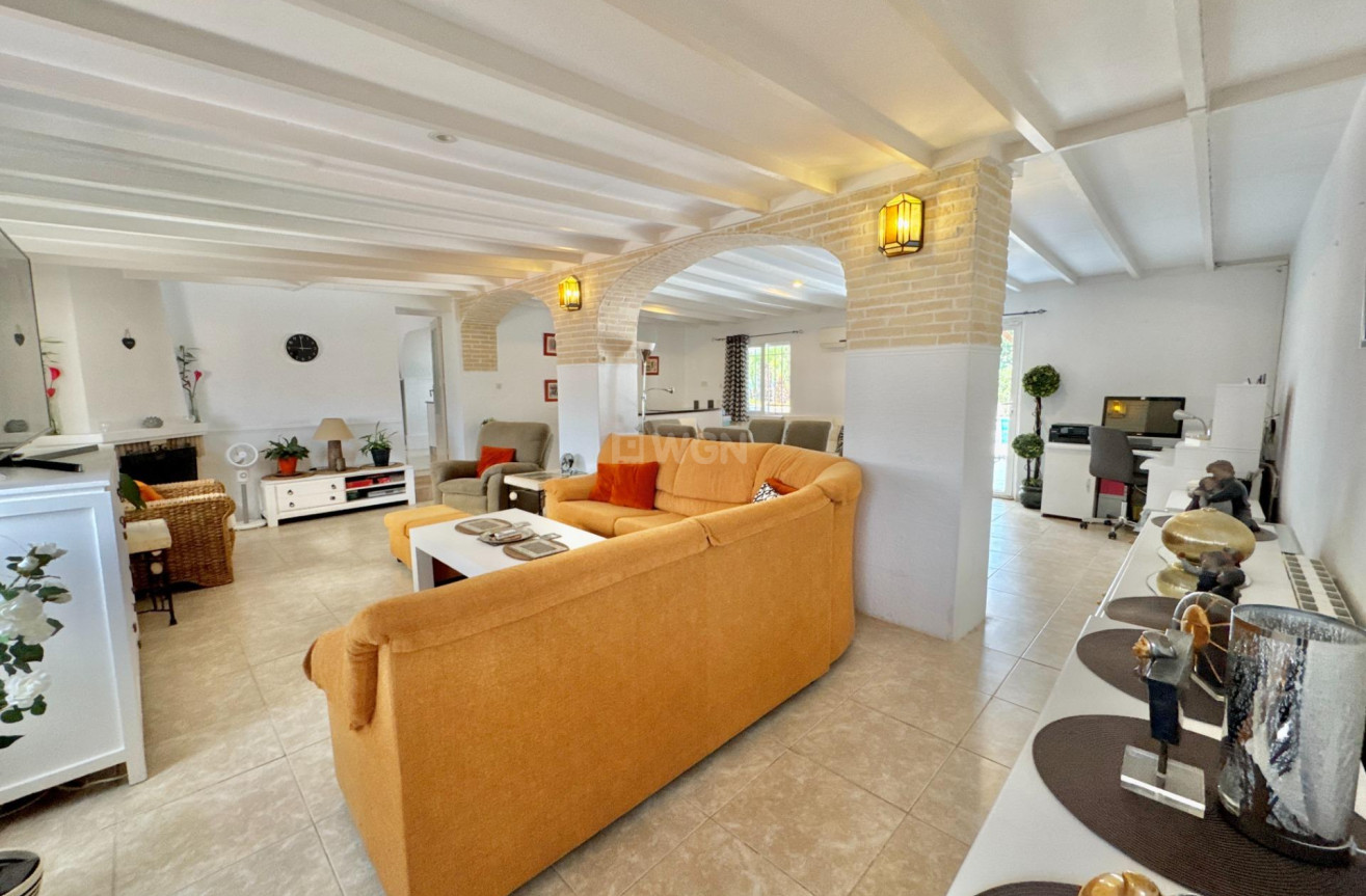 Resale - Villa - Dolores - Comunidad Valenciana