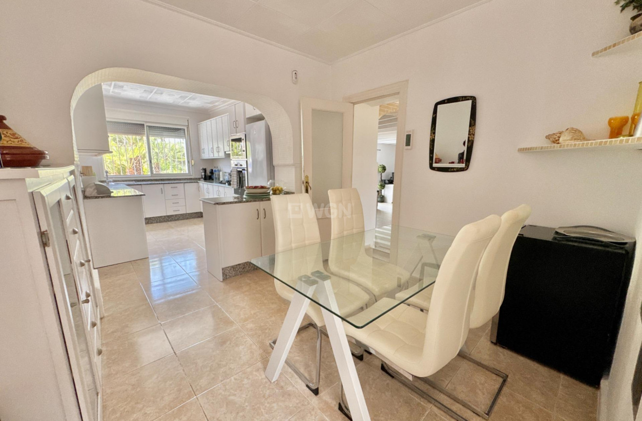 Resale - Villa - Dolores - Comunidad Valenciana
