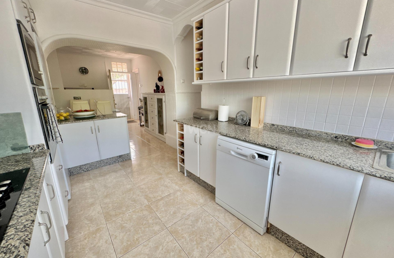 Resale - Villa - Dolores - Comunidad Valenciana