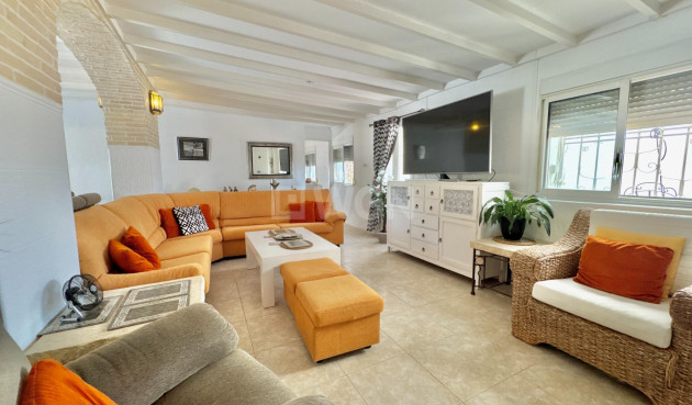 Resale - Villa - Dolores - Comunidad Valenciana