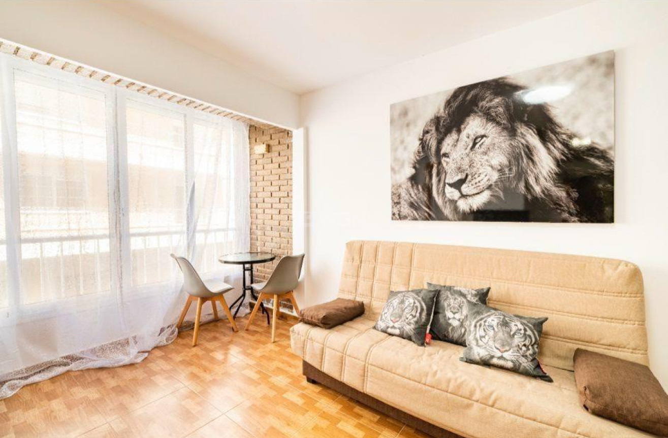 Odsprzedaż - Mieszkanie w bloku - Torrevieja - La Mata Pueblo