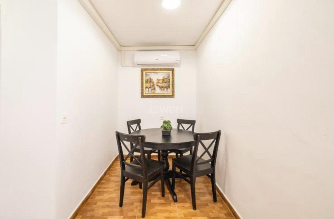 Odsprzedaż - Mieszkanie w bloku - Torrevieja - La Mata Pueblo