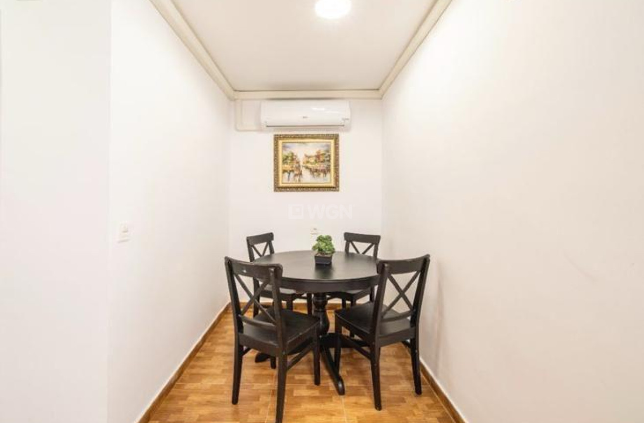 Odsprzedaż - Mieszkanie w bloku - Torrevieja - La Mata Pueblo