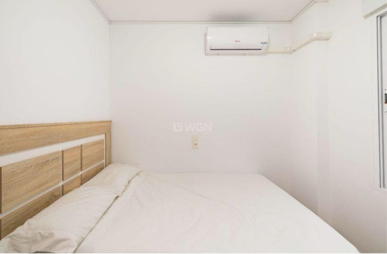 Odsprzedaż - Mieszkanie w bloku - Torrevieja - La Mata Pueblo