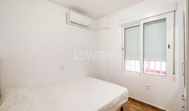 Odsprzedaż - Mieszkanie w bloku - Torrevieja - La Mata Pueblo