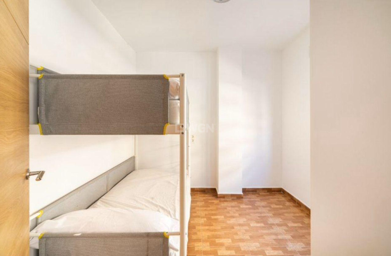 Odsprzedaż - Mieszkanie w bloku - Torrevieja - La Mata Pueblo