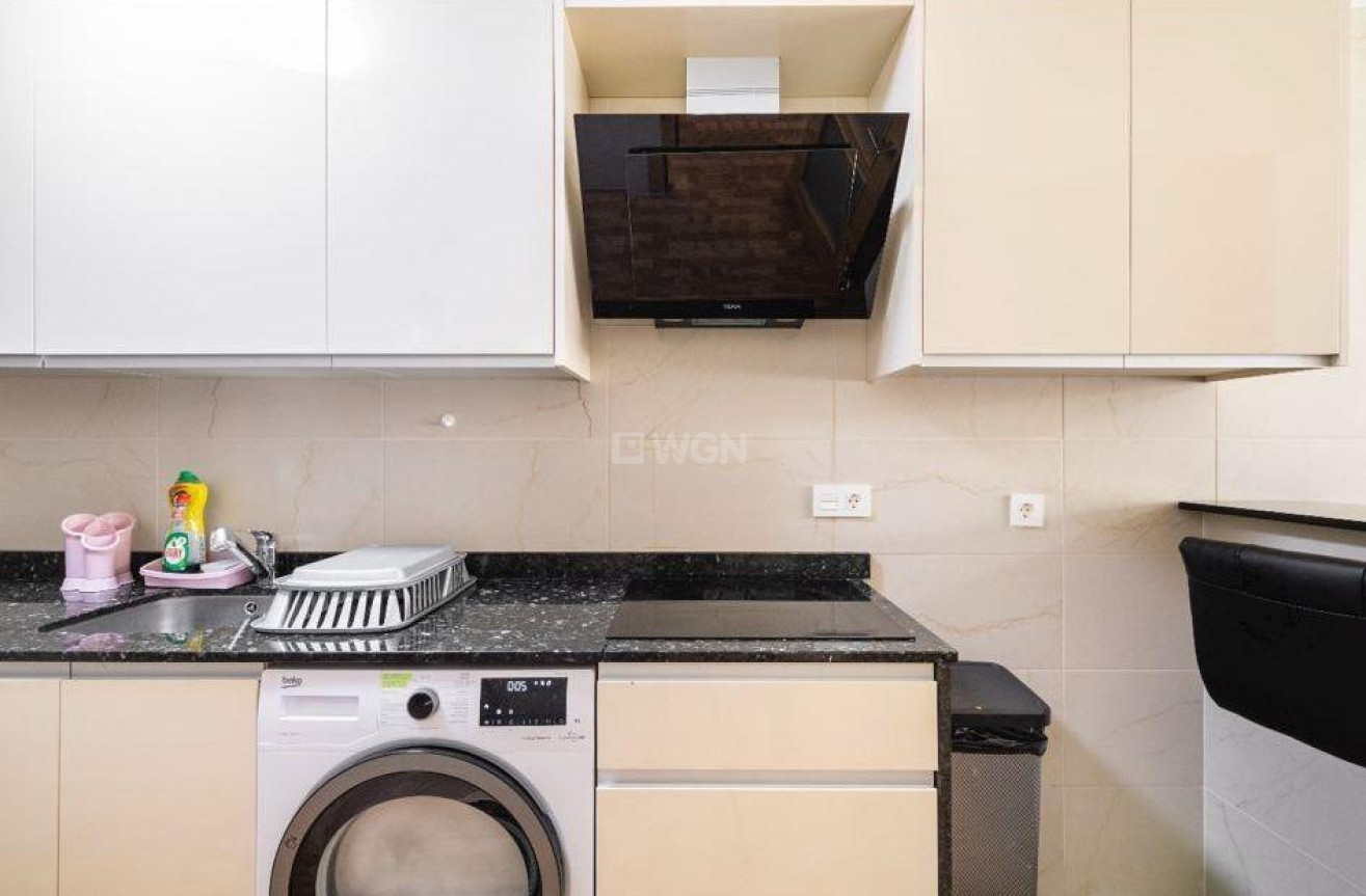 Odsprzedaż - Mieszkanie w bloku - Torrevieja - La Mata Pueblo