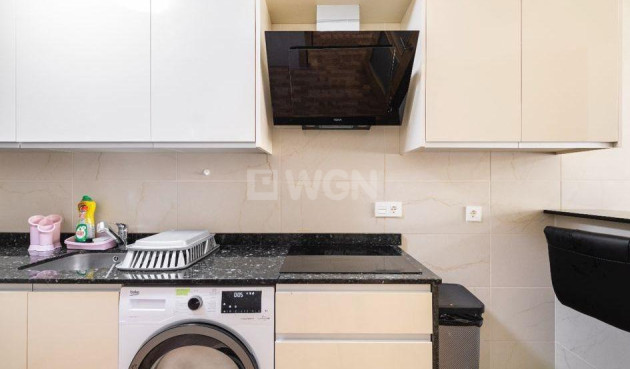 Odsprzedaż - Mieszkanie w bloku - Torrevieja - La Mata Pueblo