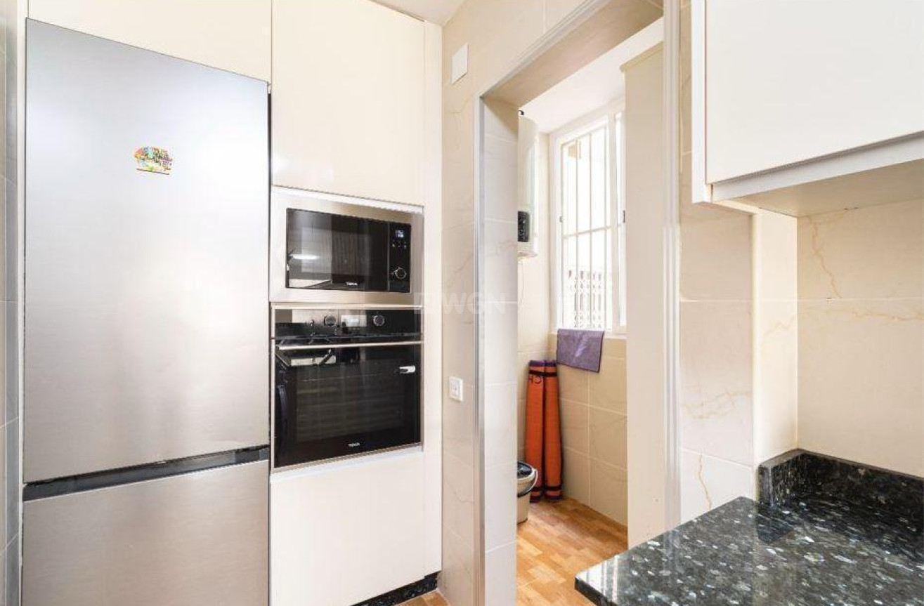 Odsprzedaż - Mieszkanie w bloku - Torrevieja - La Mata Pueblo