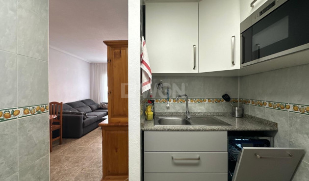 Odsprzedaż - Mieszkanie w bloku - Torrevieja - Estacion De Autobuses