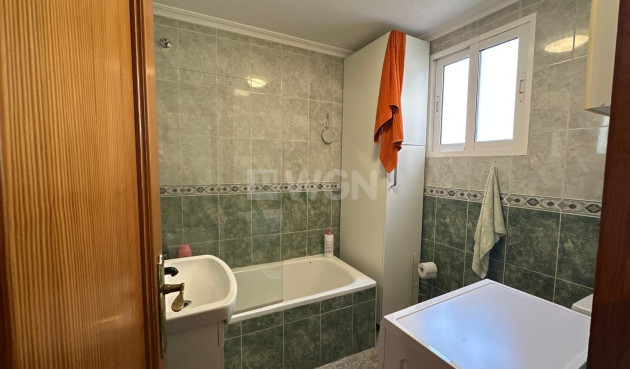 Odsprzedaż - Mieszkanie w bloku - Torrevieja - Estacion De Autobuses