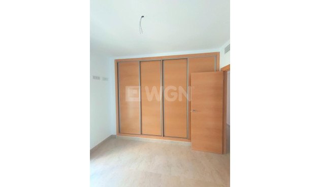 Odsprzedaż - Mieszkanie w bloku - Torrevieja - Estacion De Autobuses