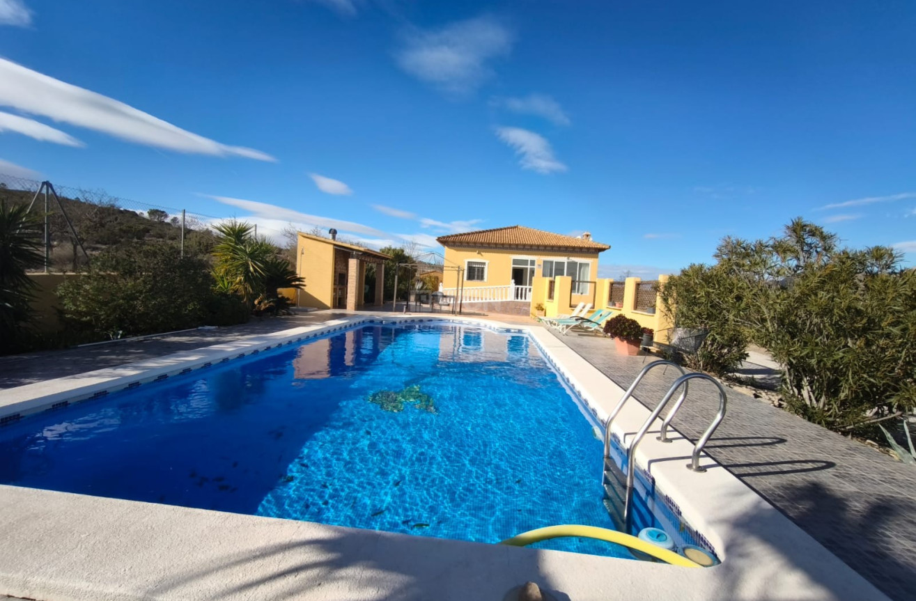 Odsprzedaż - Villa - Hondón de los Fráiles - Inland