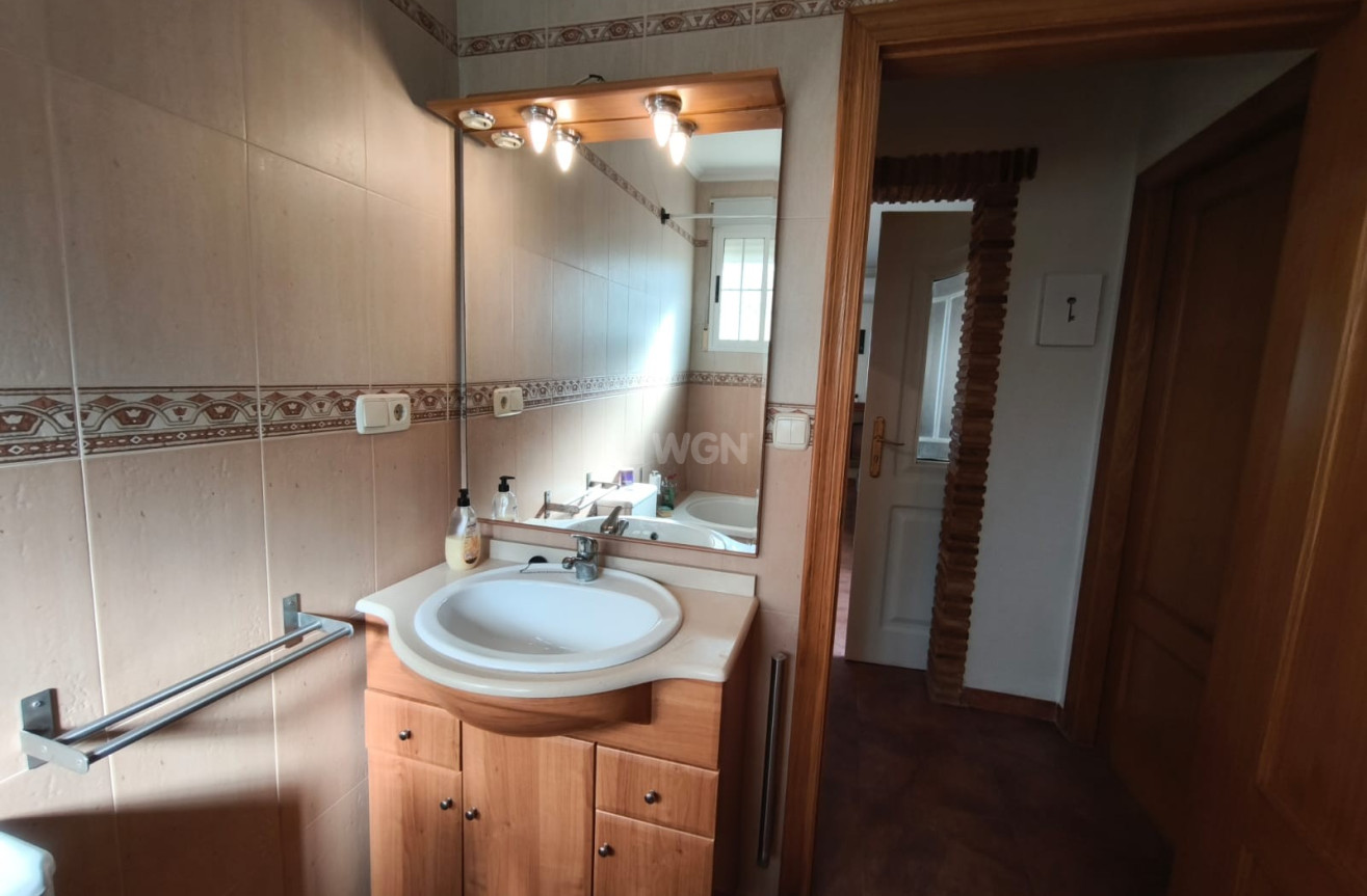 Odsprzedaż - Villa - Hondón de los Fráiles - Inland