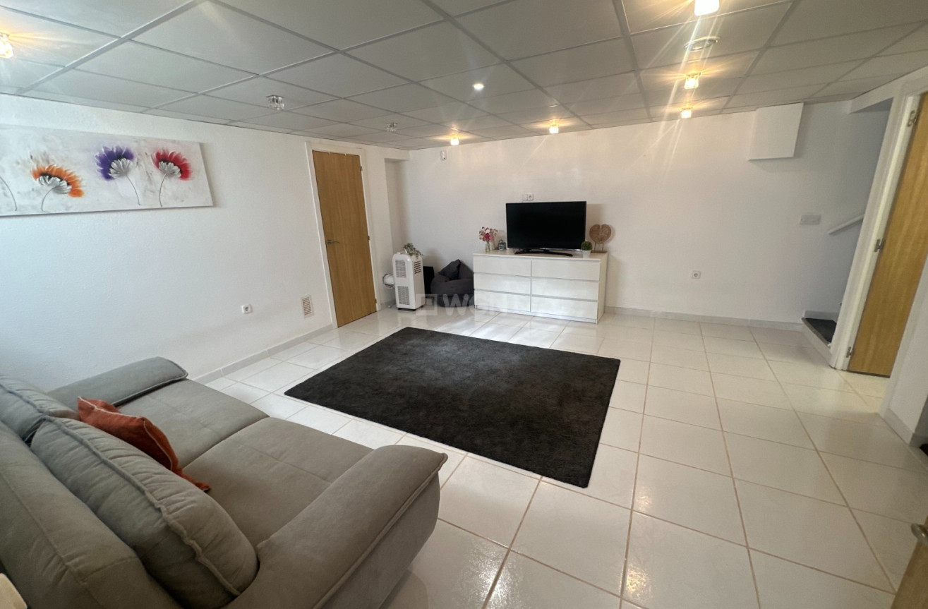 Odsprzedaż - Kamienica - Orihuela - Inland